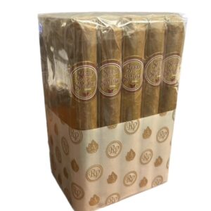 <ul><li><strong>Brand:</strong> Rocky Patel</li><li><strong>Product Line:</strong> Rocky Patel Seed to Smoke Shade</li><li><strong>Size:</strong> Shade</li><li><strong>Dimensions:</strong> 6" x 6</li><li><strong>Wrapper:</strong> 52</li><li><strong>Packaging:</strong> Box of 1</li></ul><p>Experience the exceptional quality of Rocky Patel Rocky Patel Seed to Smoke Shade. Perfect for the discerning smoker seeking a premium experience.</p>